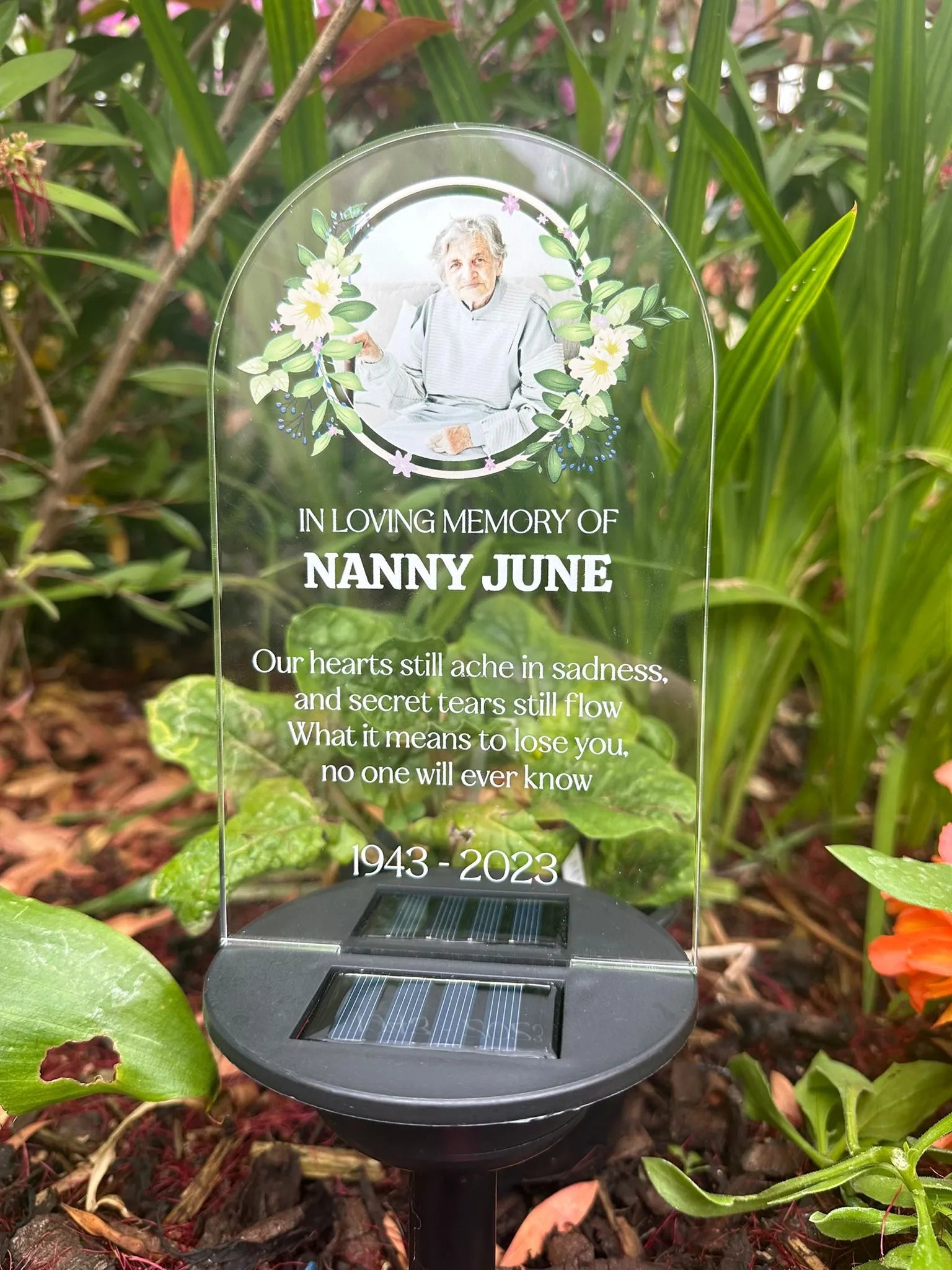 Personalised In Loving Memory Circle White Flower UV Printed Memorial Garden Solar Light LED Stake
