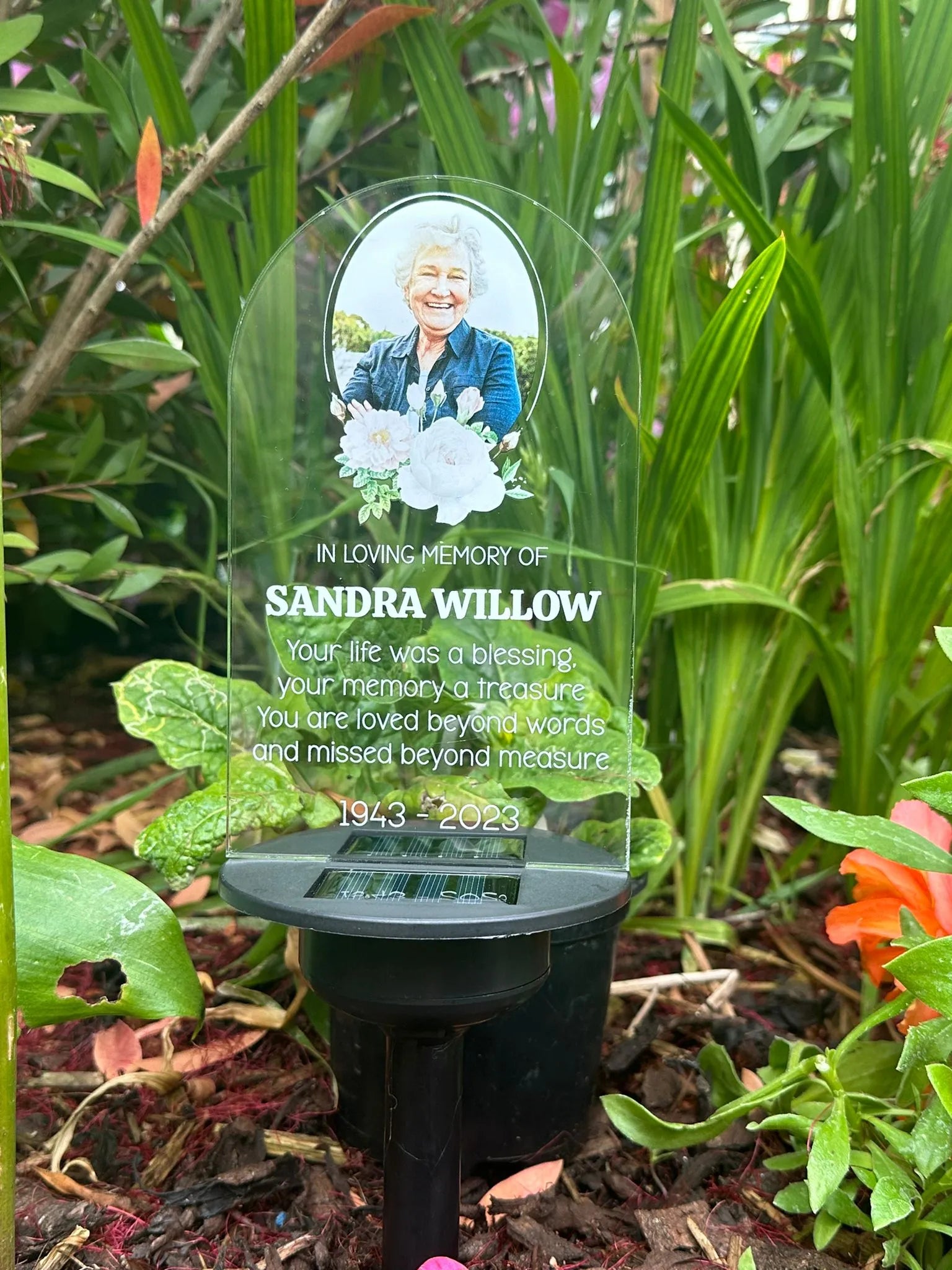 Personalised In Loving Memory Oval White Flower UV Printed Memorial Garden Solar Light LED Stake