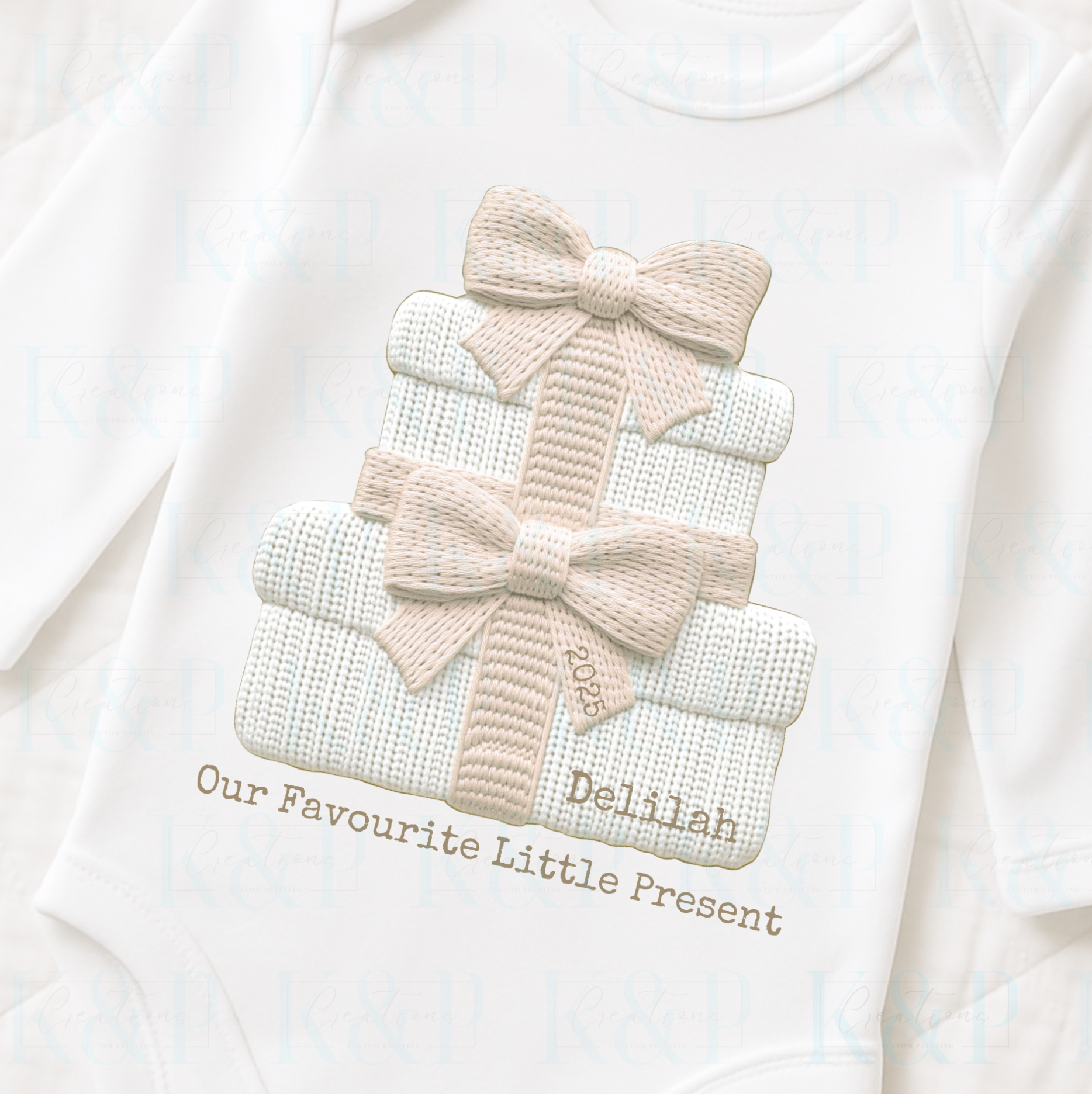embroidered style present baby t-shirt
